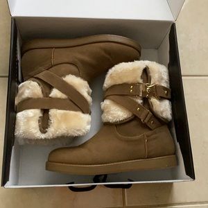NIB Guess Boots